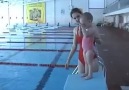 Henüz 21 Aylık Olan Çocuğun Muhteşem Havuz Performansı :)