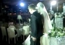 Herkes Dans Beklerken Damat ve Gelinden Müthiş Oyun havası :)