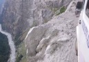 Himalayalar Yolu Eğer Yükseklik  Korkunuz  Varsa  İzlemeyin