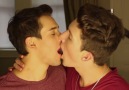 How to Kiss Another Boy! D