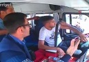 Hurriyet.com.tr - Yolcular şoka girdi! Minibüsçülerin yolcu kavgası bir anda ortalık karıştı!