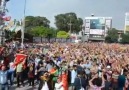 Iğdır'da HDP'nin Azeri Milletvekili Kıznaz Türkeli, Azeri oyunu  oynayarak sahneye çıktı.