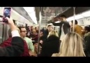 Il fait danser une rame entière de métro !