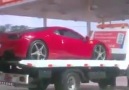 Impresionante cmo bajan el Ferrari de la gra....