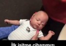 İşitme cihazı ile anne ve babasının sesini ilk defa duyan minik.