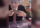 İspanyol Adam,Fas'lı Kasabın Dükkanında Çalan KURAN İçin Titre...