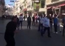 İstanbul İstiklal Caddesini Sesiyle Titreten Kürt Genci