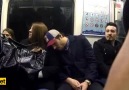 İstanbul metrosunda uyuma şakası :)