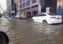 İstanbul sokakları sele teslim...Video Karaköy