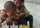 İşte yılın ablası... Size böyle bakan bir ablanız oldu mu