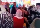 iYi parti kurucular kurulu üyesiİLAY Aksoy HDP çadırında....Elele kolkola