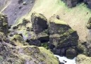 İzlanda akarsu kaynağı ve vadisi