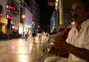 İzmir Alsancak'ta Sokak Müzisyeni Klarnetçi Abimiz