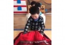 Japonların okulda çocuklara öğrettikleri pratik mont giyme formülü