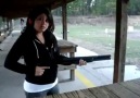 Kadınlar Neden Silah Kullanamaz :D