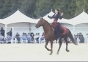 KAFKAS KIZI AT  ÜSTÜNDE  DANS GÖSTERİSİ