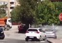 Karabükte Yol Kenarında Su Patlayınca.. Su Boşa mı Gitsin D