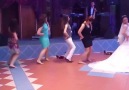 Karadeniz kızları düğünde işte böyle horon oynar :)