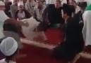 Karikateist - Ayin saati. Karate kid tarikatı Bence adam...