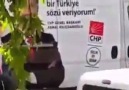 Kasa kasa bira dağıtan CHP seçim aracı...