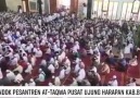 KH. Syukron Makmun Awas Ulama Su&Yang... - Bayoe Angien Naborjoe