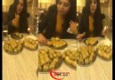 2 Kilo baklavayı bir oturuşta yiyen kadın