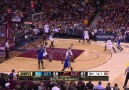 King James, duran oyunda Stephen Curry'i fena tokatladı!