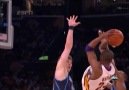 Kobe's CRAZY Fadeaway - 2 Defenders !