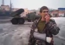 Kolu Kırılan Rus Askeri - Kolunu Kıranlara Küçük Bir Tepki Veriyor