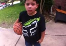 Komşu çocuğuyla basketbol oynamak