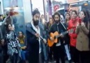 Koray Avcı Kafama Sıkar Giredim (Sokak Performansı)