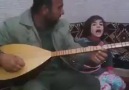 Küçük Kürt Kızı Babasiyla Beraber Harika Soyluyor ..