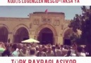 Kuduslu gencler Mescidi Aksaya Türk bayraği asti.