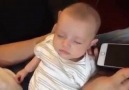 Kur-an Sesi İle Uyuyan Bebek