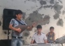 Kurtlar Vadisi Müziğini Bağlama İle Çalan Azerbaycanlı Genç