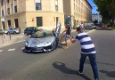 Lamborghini sahipleri arabası kaza yapınca nasıl davranır D