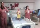 Lösemi hastası çocuğun hemşirelerle yaptığı dans :)