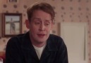 Macaulay Culkin rifa scene pi cult di 28 anni dopo! D