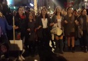 8 Mart Kadınlar barikat önünde halay çekti8 Mart Alsancak