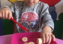 Merkürler montessori muz dilimliyoruz