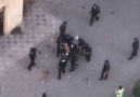 Meydan TV - Dunn polis zibil atan binaya cevik polis alayı yeridilib - PAYLAŞIN