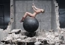 Miley Cyrus - Wrecking Ball