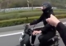 Moi quand je double un scooter