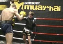 muay thai'ci bu çocuk büyüyünce çok can yakar... şampiyon adayı