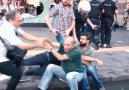Murat Demir - Kameralar önünde göstericinin kolunu kıran...