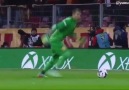 Muslera ve çalımları