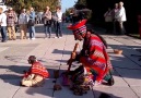 Muzik ruhu dinlendirirmis dinlemenizi tavsiye ederim...