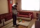 Namaz Kılan Babasının Sırtına Binen Çocuk