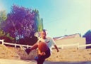 NO-LOOK KICK #TrickShot!