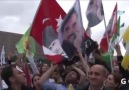 Öcalan posteri ile Atatürk'lü Türk bayrağı bir arada!